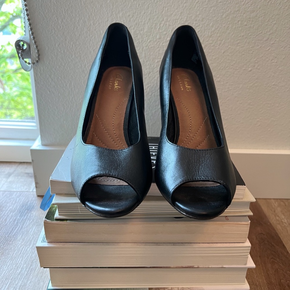 Clarks- Black Heels 3’’
